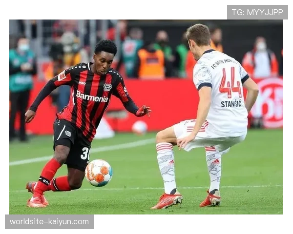 边路进攻成为胜负手 弗林蓬与凯尔凯兹插上助攻效果显著